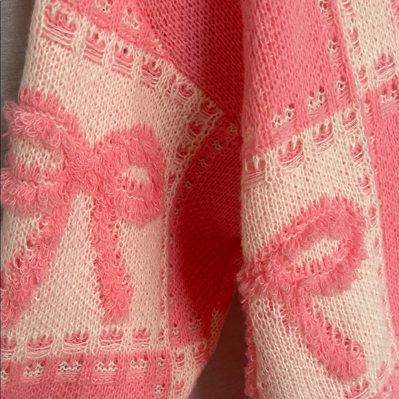 Pink Bow Pattern Sweater - Picture 6 of 6